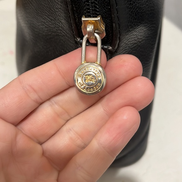 Beautiful Burberry - Picture 2 of 4